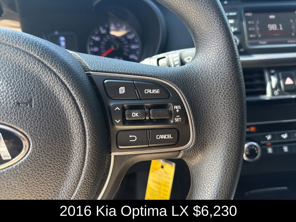 Used 2016 Snow White Pearl Kia LX image 28