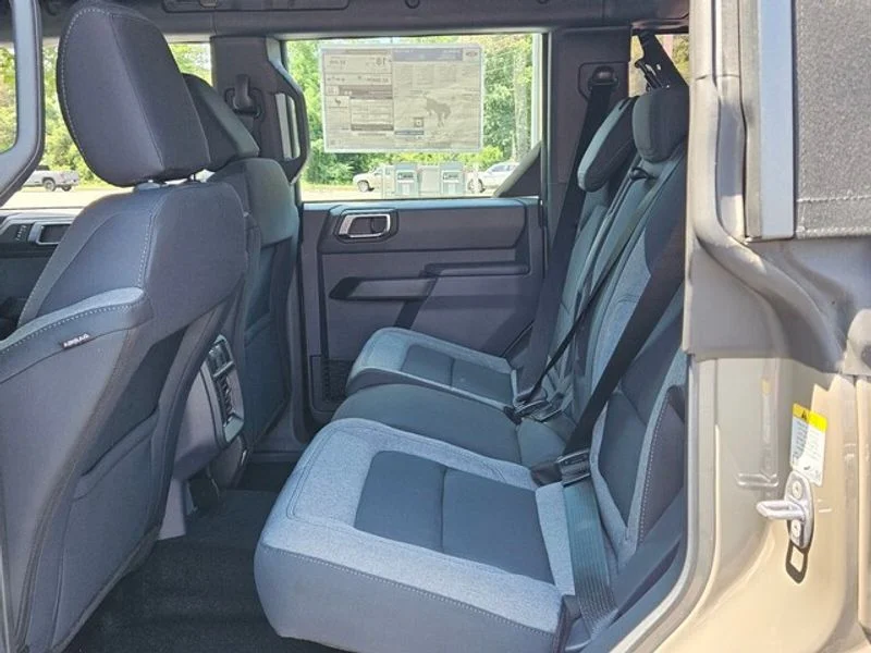 2025 Ford Bronco 4-Door Base - Photo 7