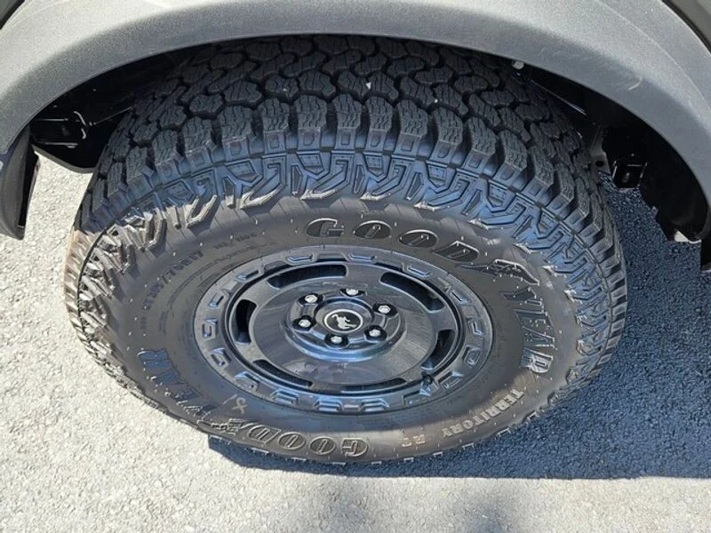 2025 Ford Bronco 4-Door Base - Photo 18