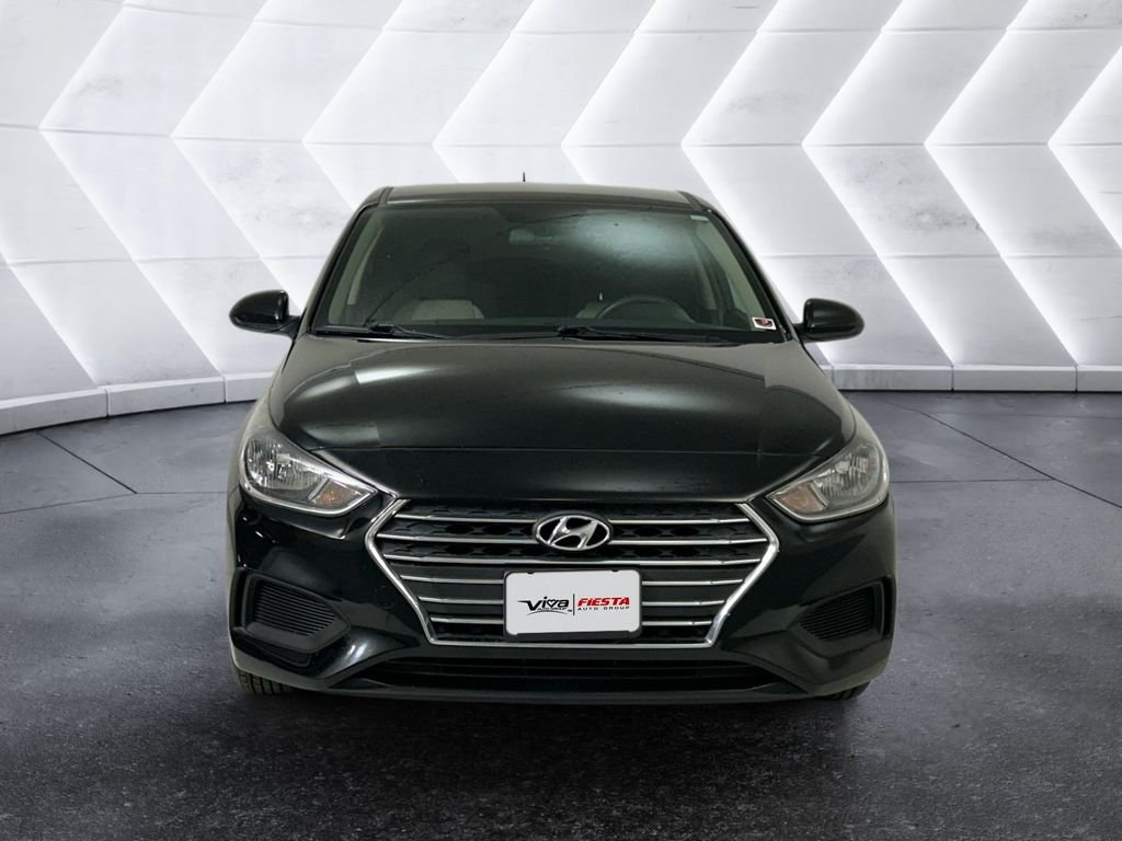Used 2021 Black Hyundai SE image 2