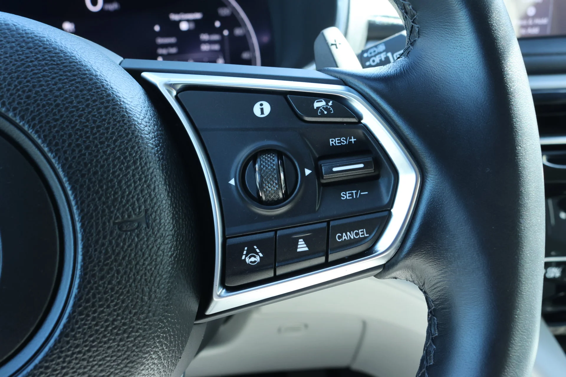 Certified Used 2026 Solar Silver Metallic Acura with Technology Package image 10