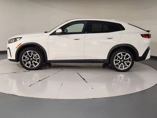 Used 2026 White BMW xDrive28i image 5
