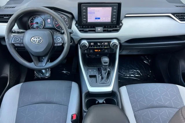 Used 2019 White Toyota XLE image 15