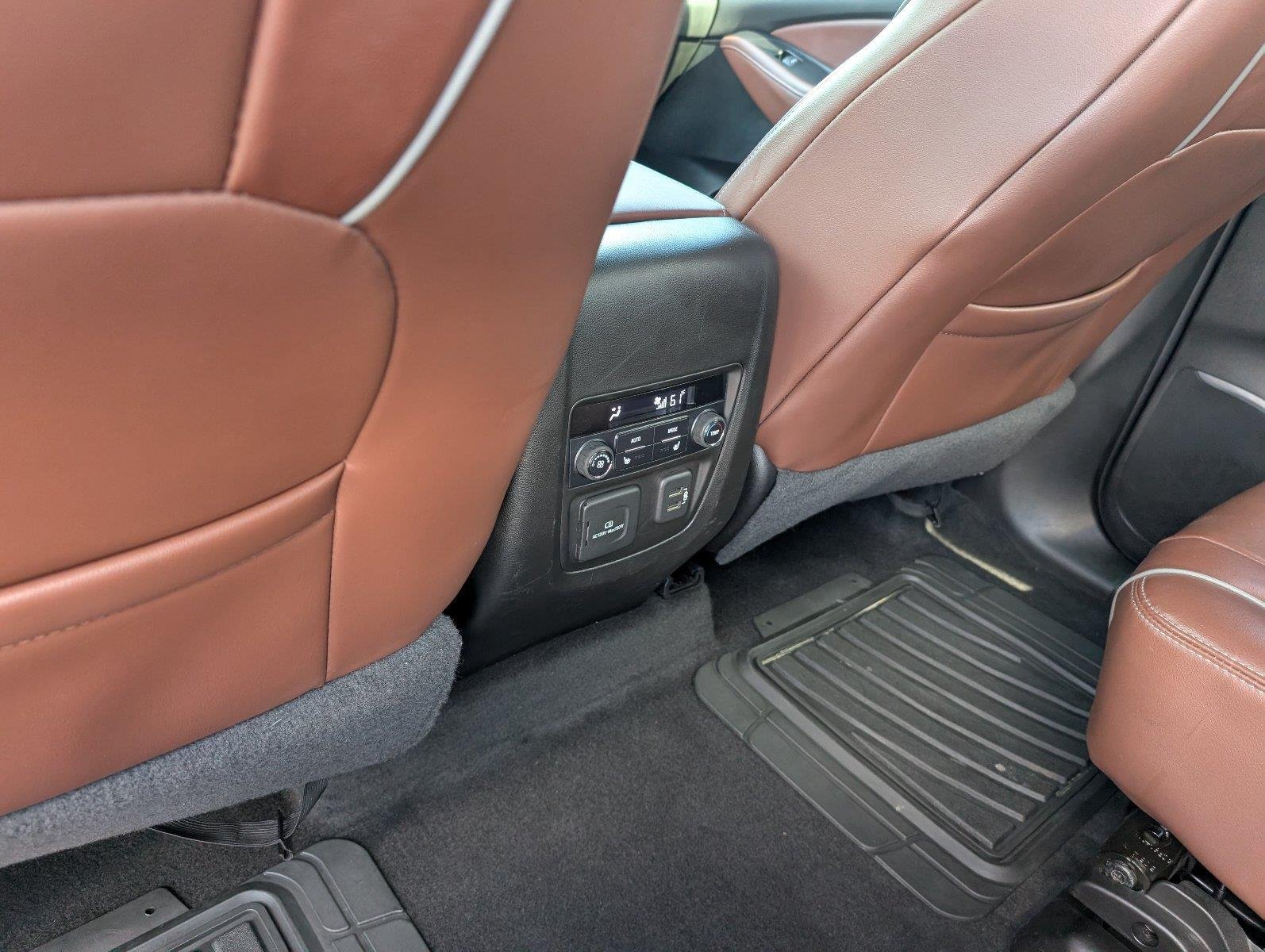 Used 2018 Includes Satin Nickel lower exterior accent color. Buick Avenir image 32