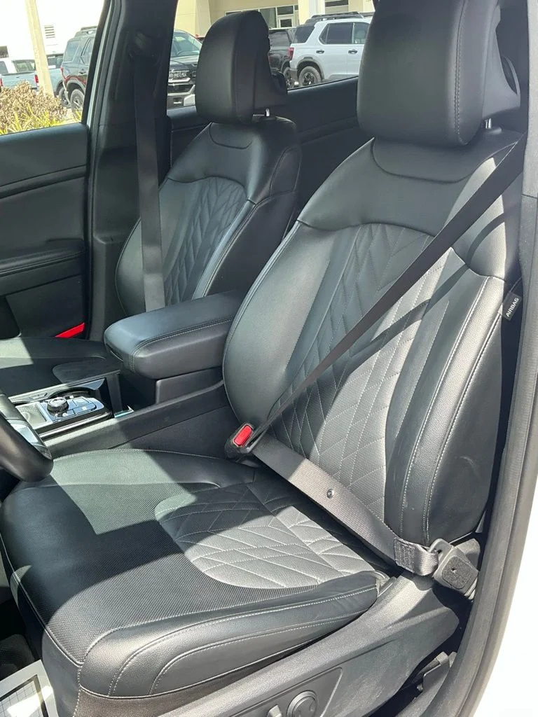 Used 2023 White Kia X-Line image 29