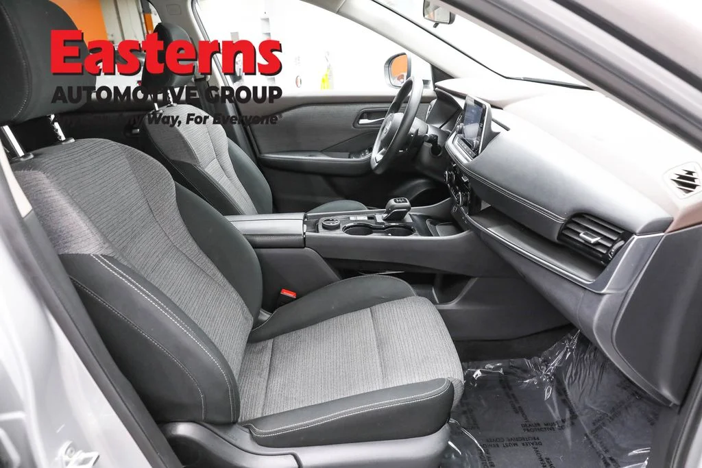 Used 2022 Silver Nissan SV image 24