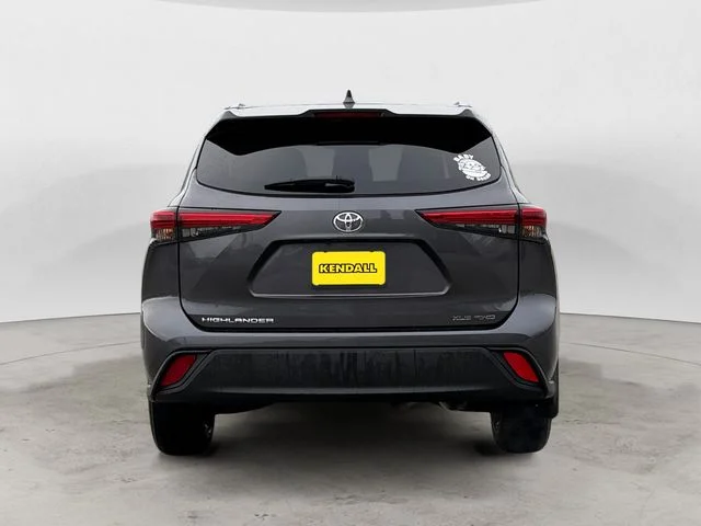 Used 2021 Gray Toyota XLE image 6
