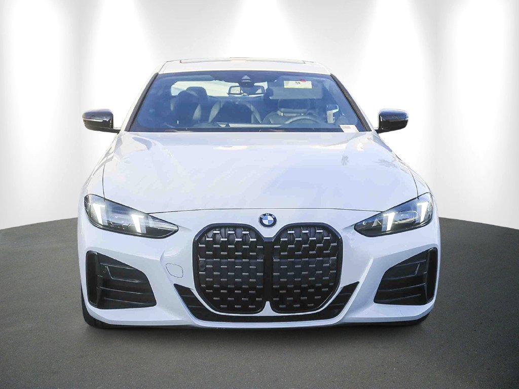 2026 BMW 4 Series photo 2