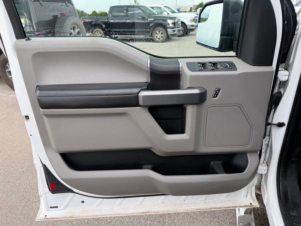 Used 2015 White Ford XLT image 6