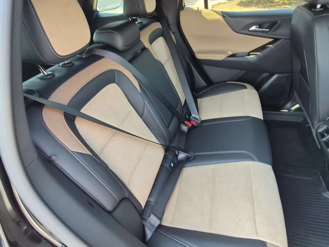 New 2027 Mosaic Black Metallic Chevrolet ACTIV image 26
