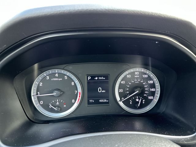 Used 2019 Red Hyundai SE image 12
