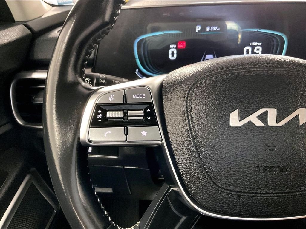 Used 2024 Black Kia LX image 22