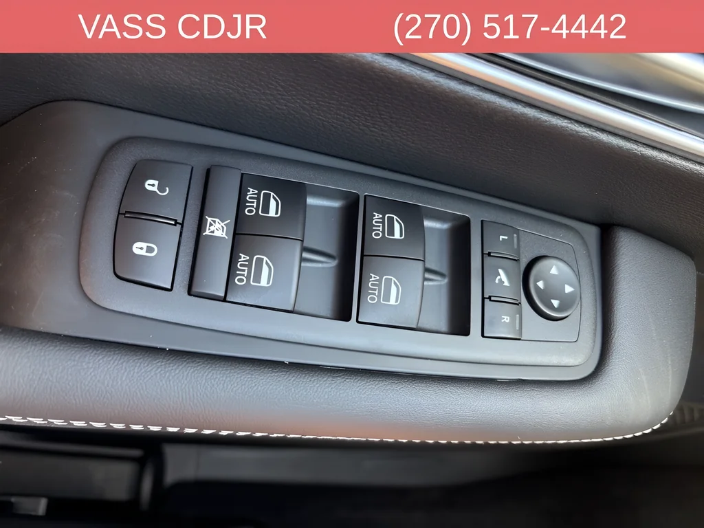 2026 Chrysler Pacifica Limited - Photo 15