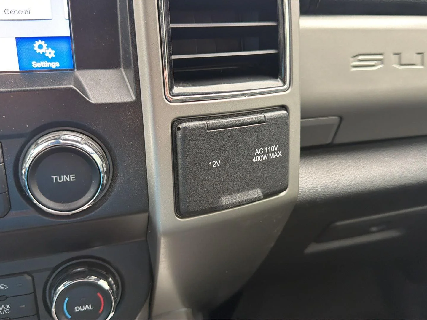 Used 2019 Magnetic Ford Lariat image 19