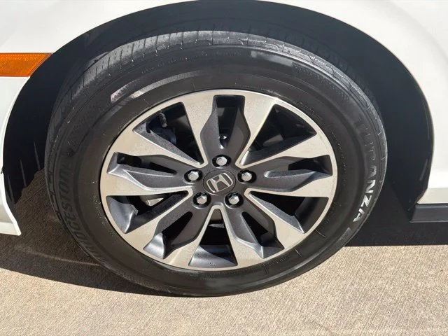 Used 2024 White Honda EX-L image 10
