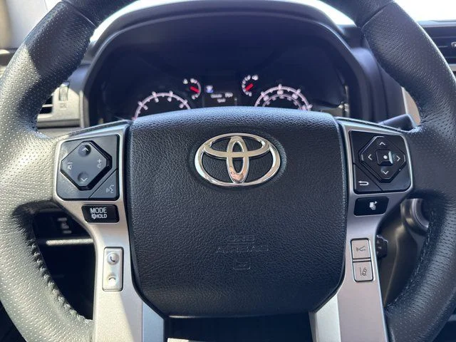 Used 2021 White Toyota SR5 image 19