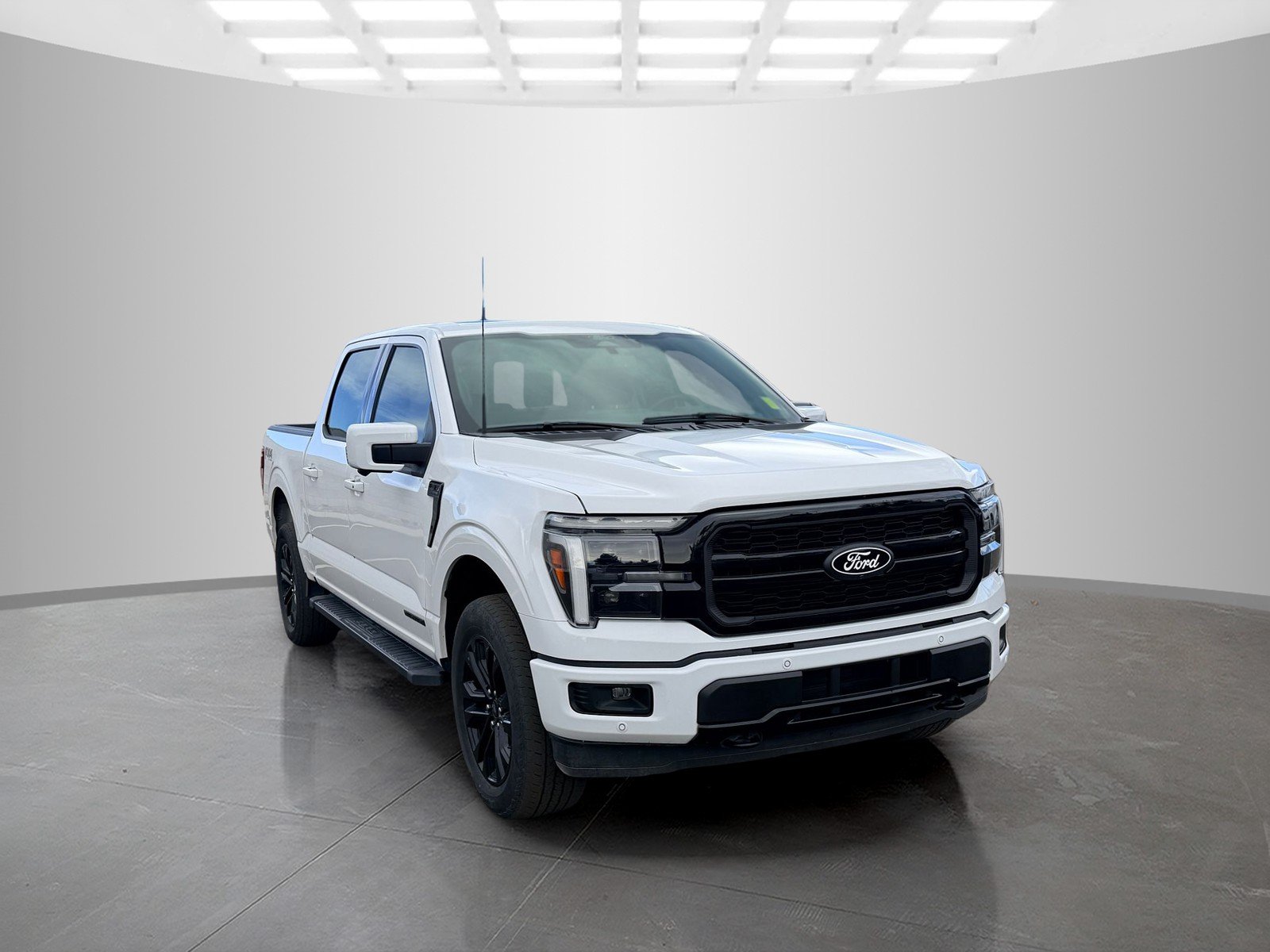 Used 2025 White Ford Lariat image 3