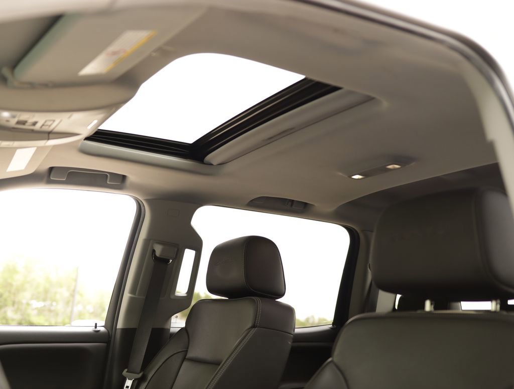Used 2019 SUMMIT WHITE GMC Denali image 25