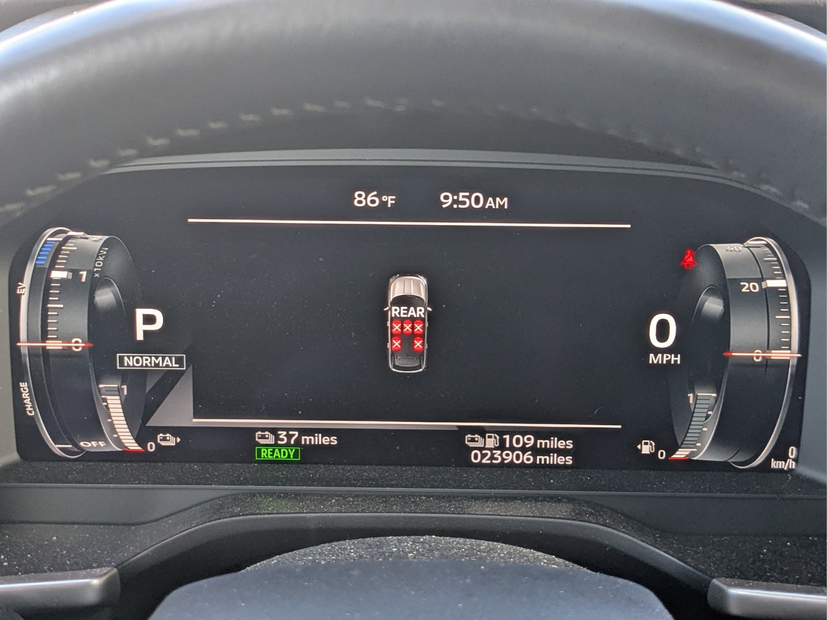 Used 2025 White Mitsubishi SE image 30