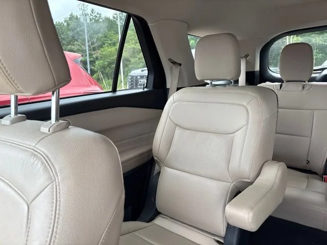 Used 2021 Red Ford XLT image 11