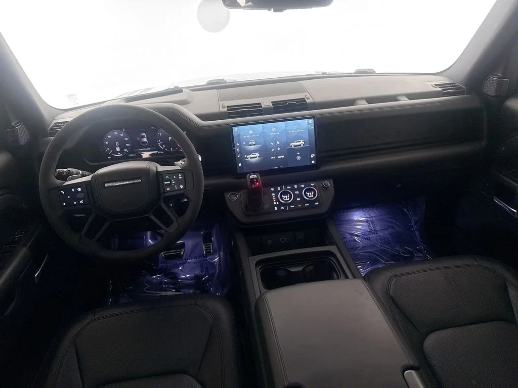 Certified Used 2024 Gray Land Rover V8 image 21