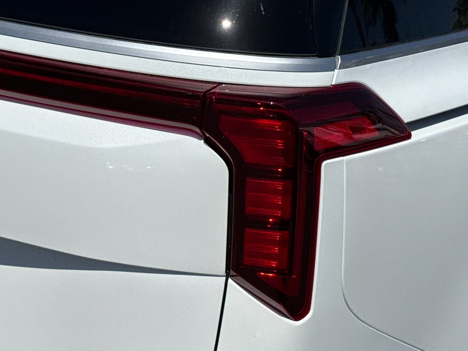 New 2026 Snow White Pearl Kia EX image 32