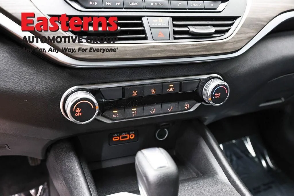Used 2025 Red Nissan 2.5 SV image 22