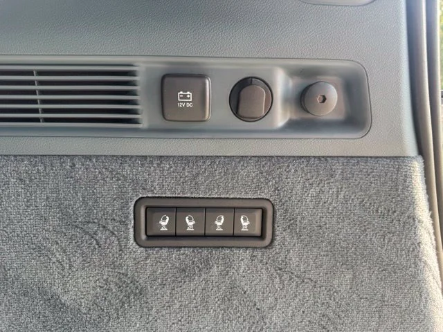 Used 2022 Black Jeep Series III image 9