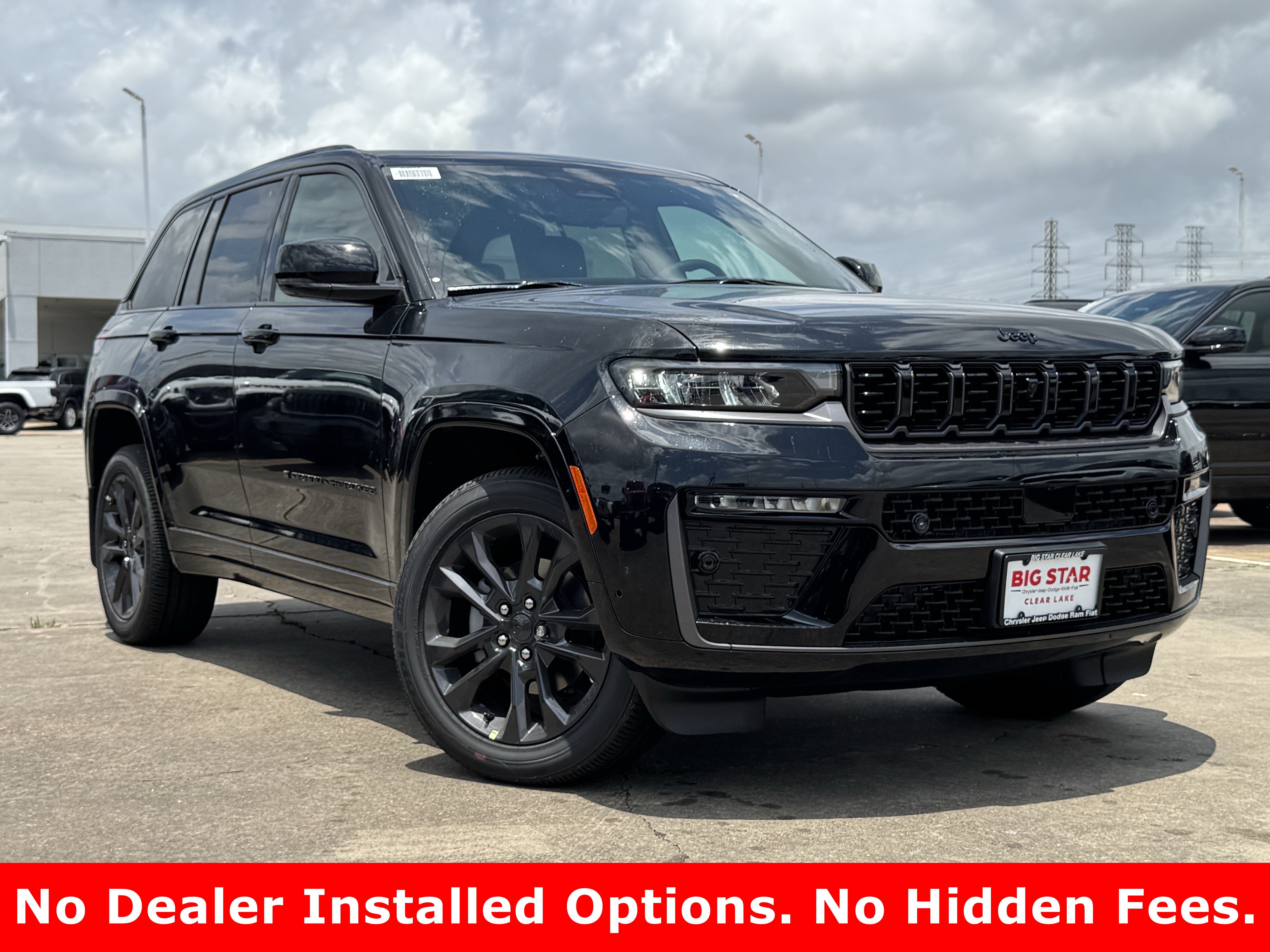 New 2026 Diamond Black Crystal Pearl-Coat Exterior Paint Jeep Limited Reserve image 2