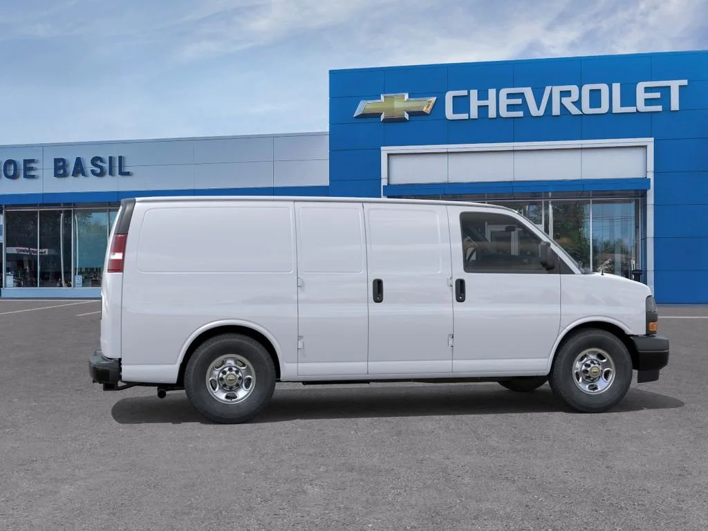 New 2026 Summit White Chevrolet 1WT image 5