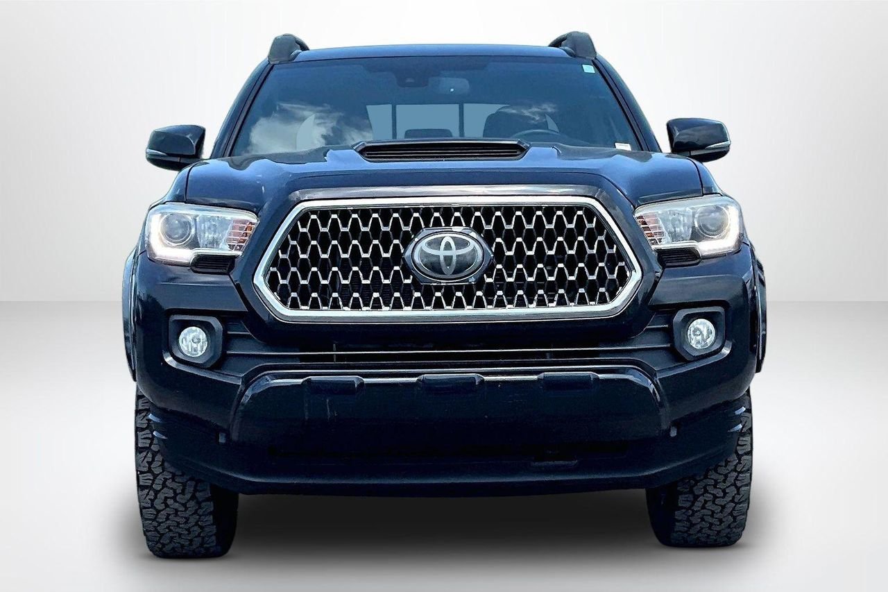 Used 2018 Midnight Black Metallic Toyota SR5 image 2