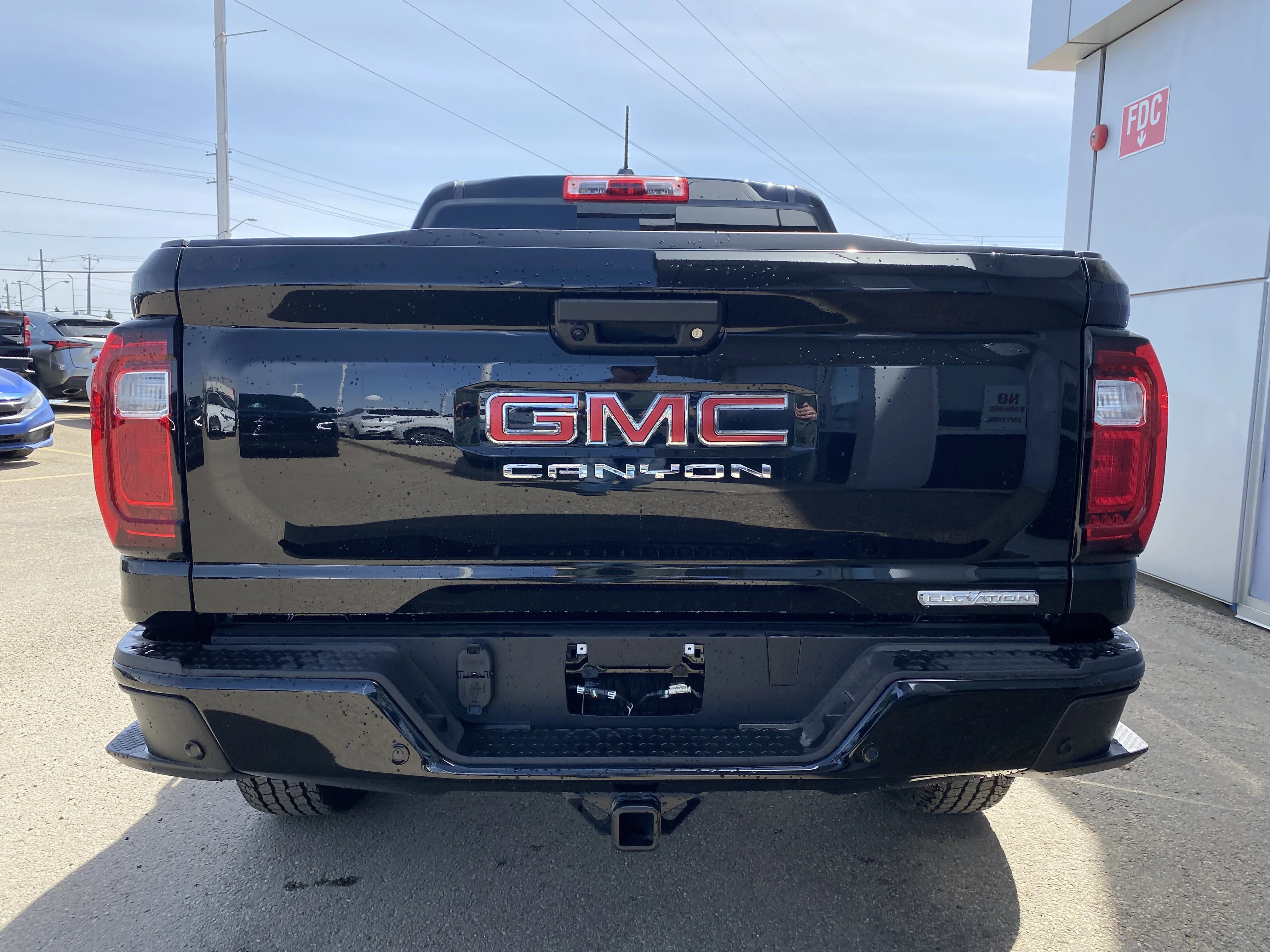 New 2026 ONYX BLACK GMC 4WD Elevation image 5
