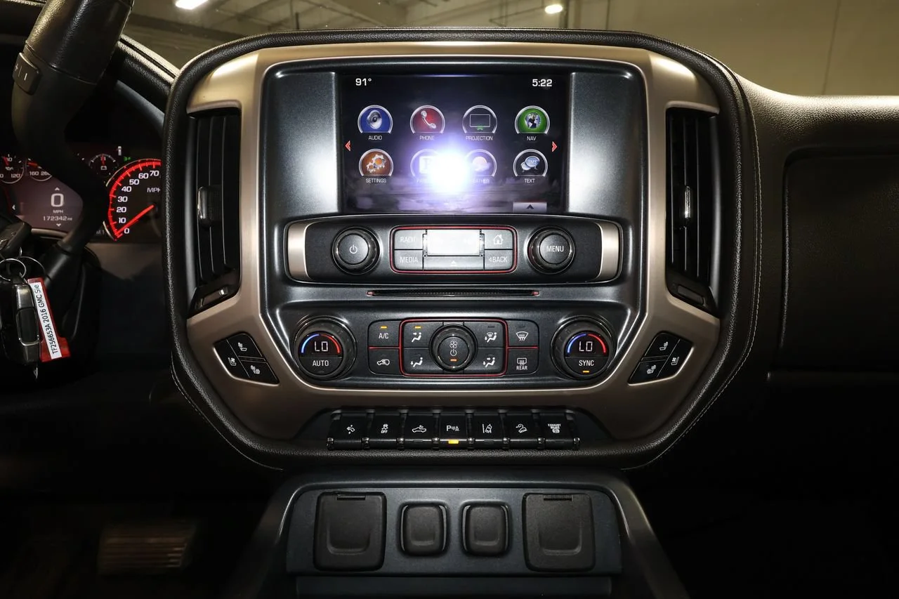 Used 2016 SUMMIT WHITE GMC Denali image 10