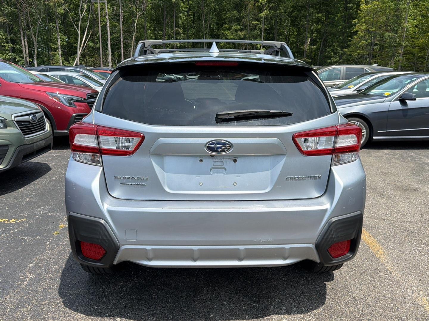 Used 2018 Ice Silver Metallic Subaru Limited image 9