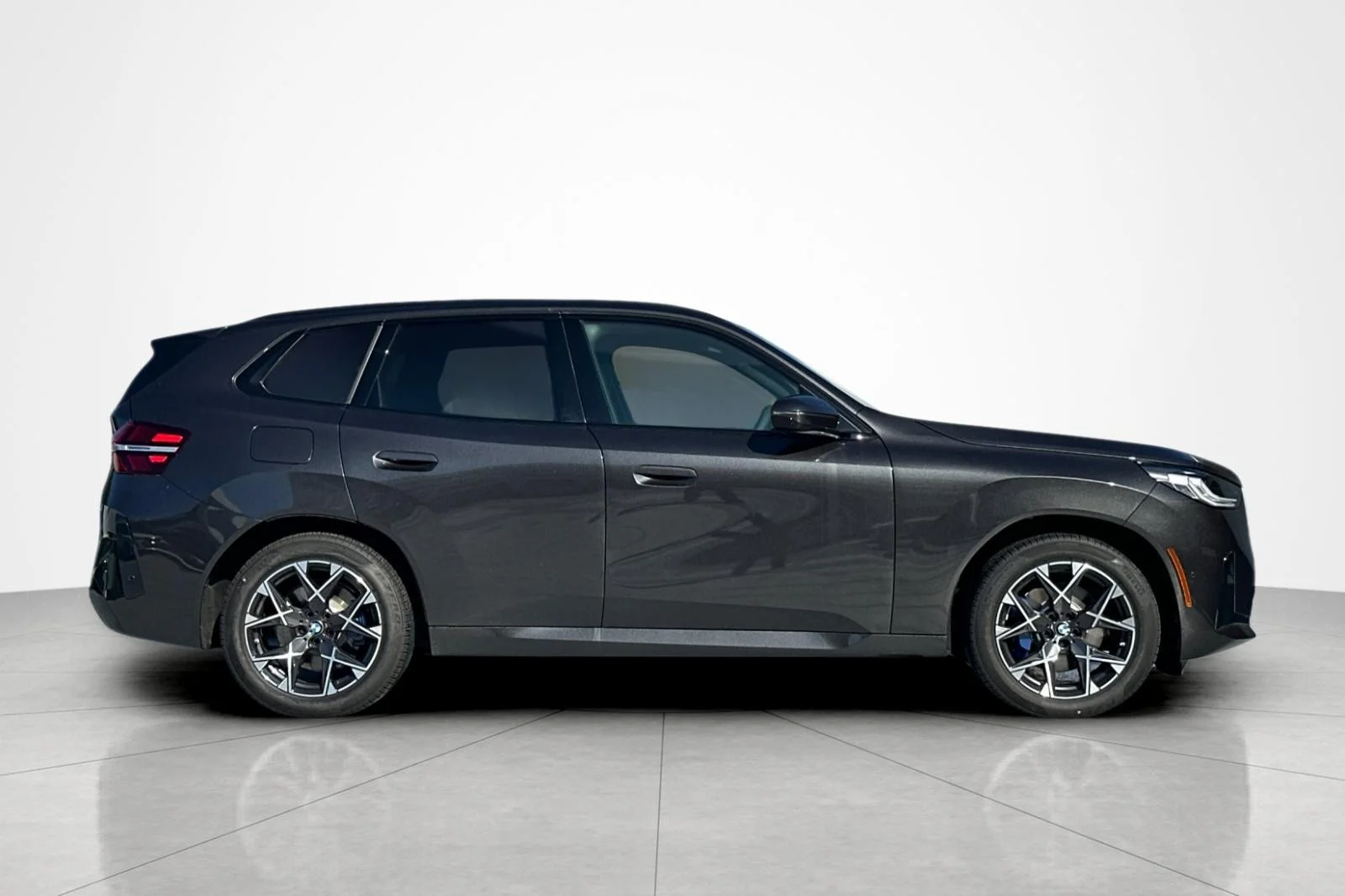 New 2026 Dark Graphite Metallic BMW 30 xDrive image 6