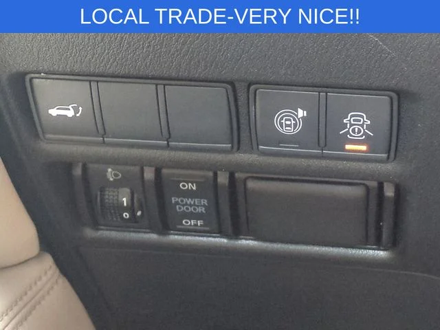 Used 2019 White Nissan SL image 19