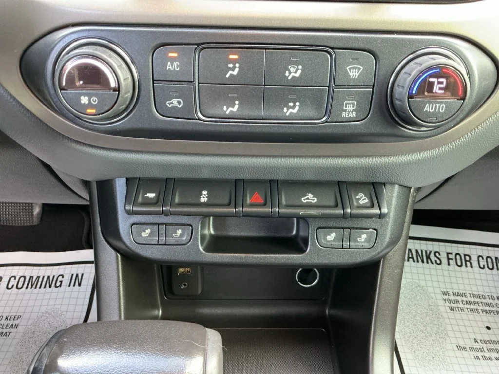 Used 2017 CYBER GRAY METALLIC Chevrolet 4WD Z71 image 22