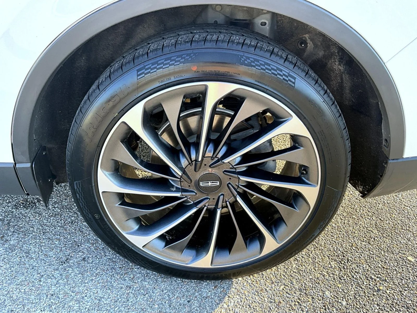 Used 2023 White Lincoln Reserve image 26