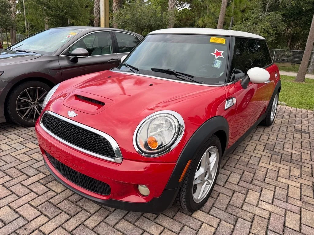 Used 2008 Red MINI Base image 3