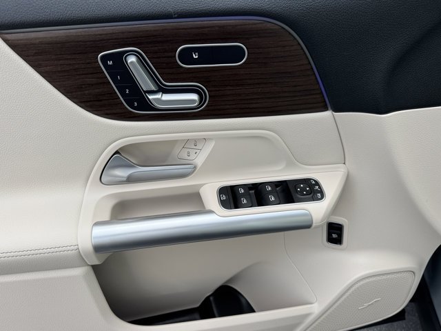 New 2026 Cirrus Silver Metallic Mercedes-Benz GLA 250 image 8