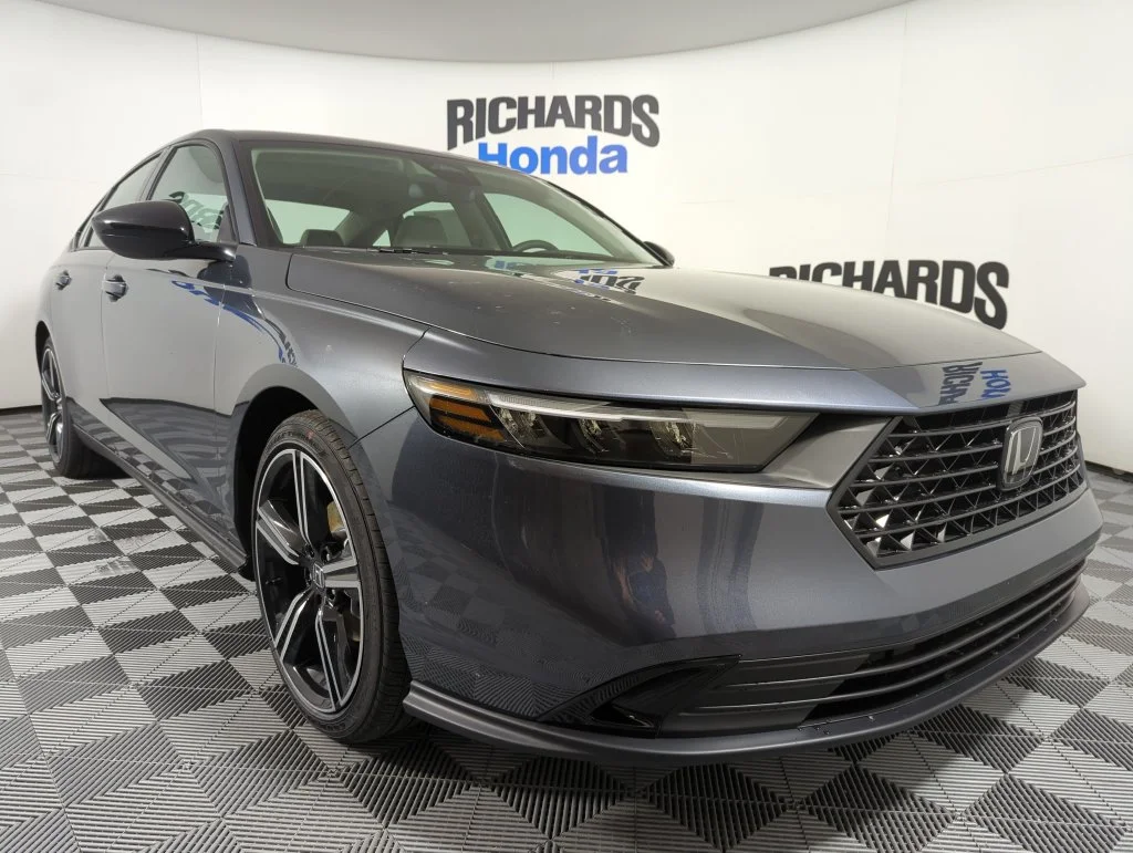 New 2026 Meteorite Gray Metallic Honda SE image 7