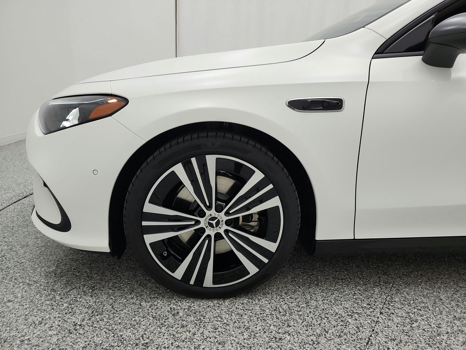New 2027 Polar White Mercedes-Benz CLA 250+ Electric RWD image 34