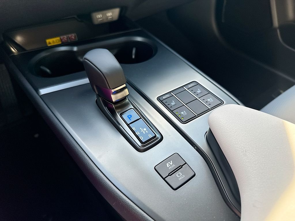 New 2026 Iridium with Obsidian roof Lexus F SPORT DESIGN image 29