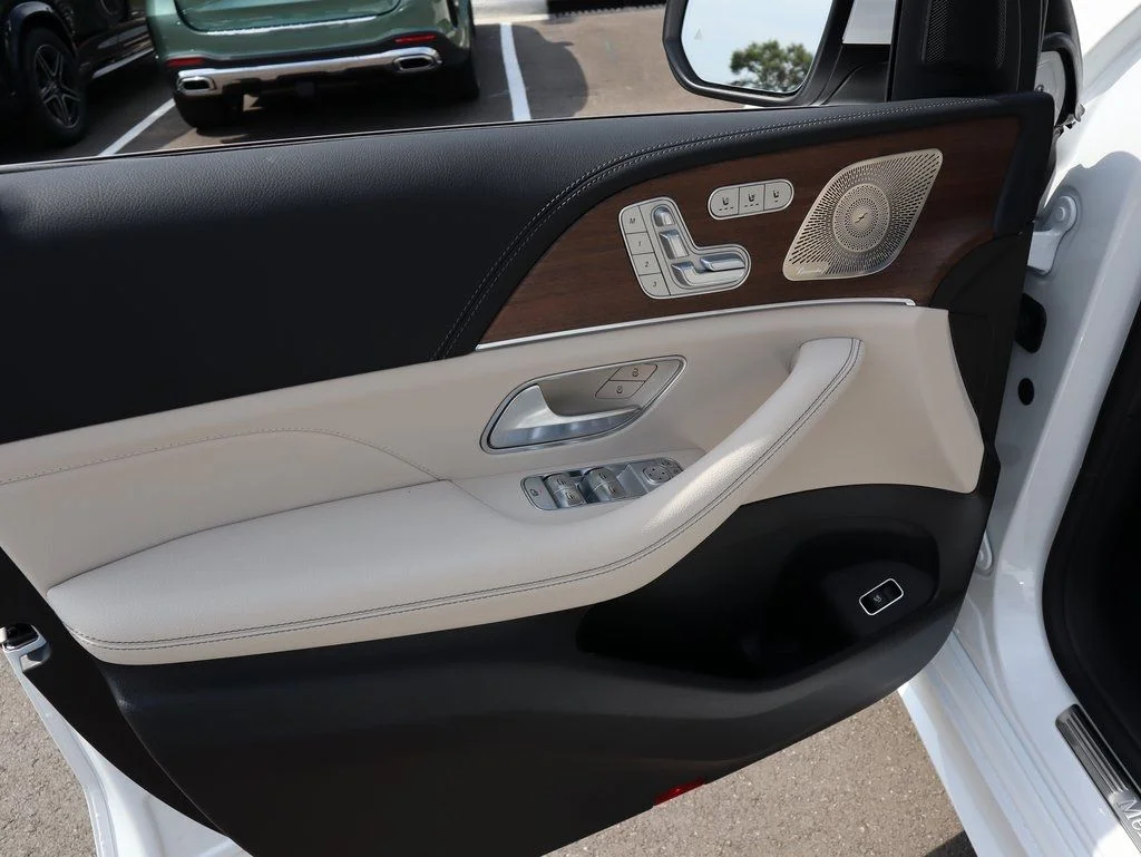 Used 2026 MANUFAKTUR Moonlight White Metallic Mercedes-Benz GLE 450 image 23