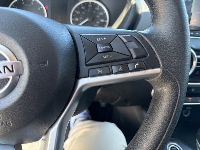 Used 2022 White Nissan S image 31