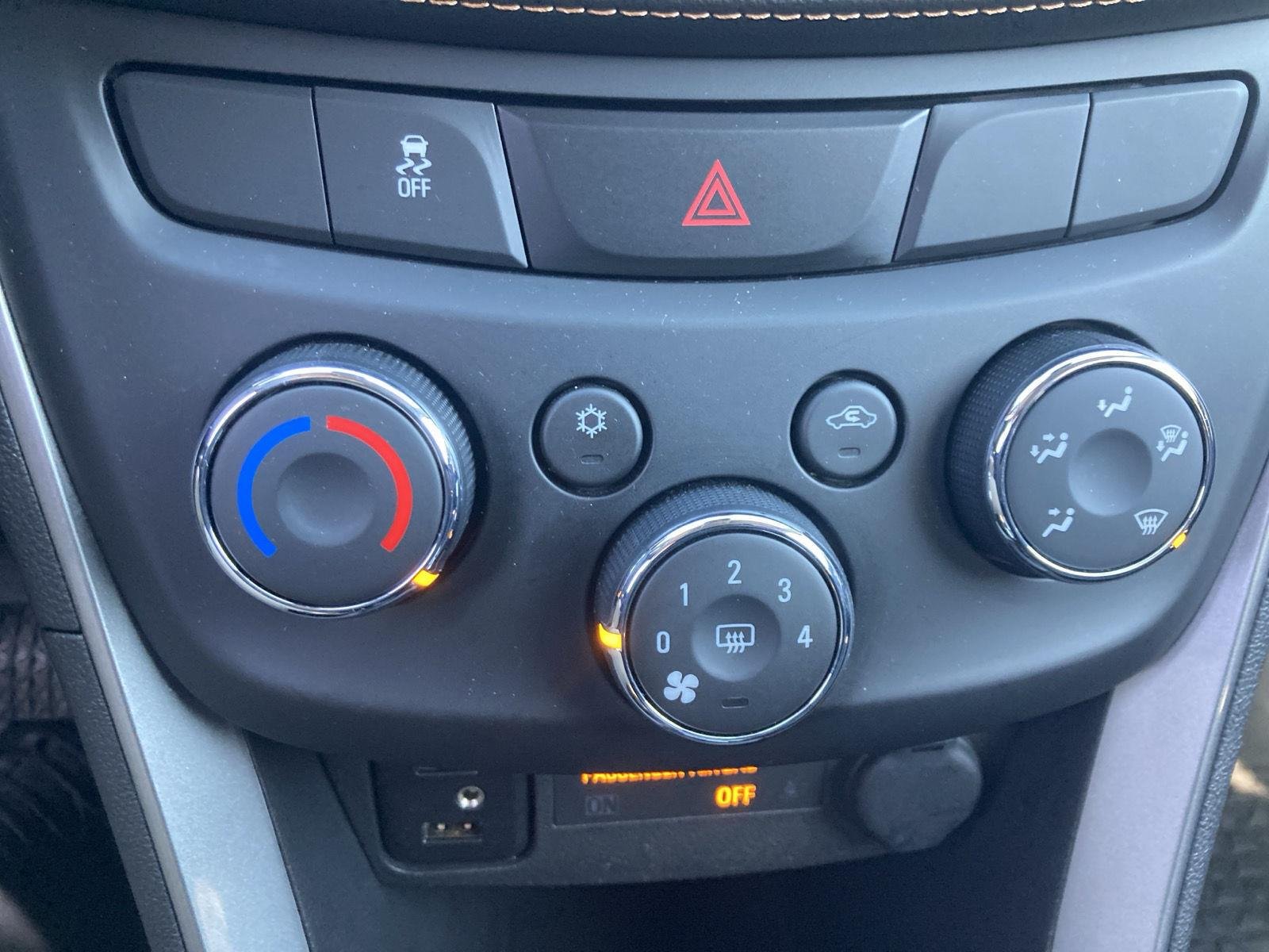 Used 2018 Silver Ice Metallic Chevrolet LT image 19