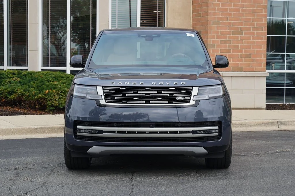 New 2026 Varesine Blue Land Rover SE image 4