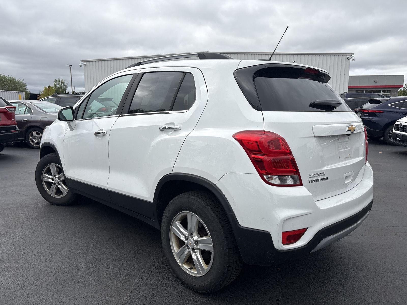 Used 2019 Summit White Chevrolet LT image 8