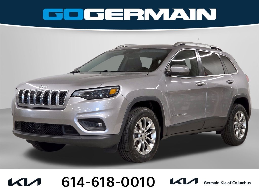 Used 2021 Silver Jeep Latitude Lux image 1