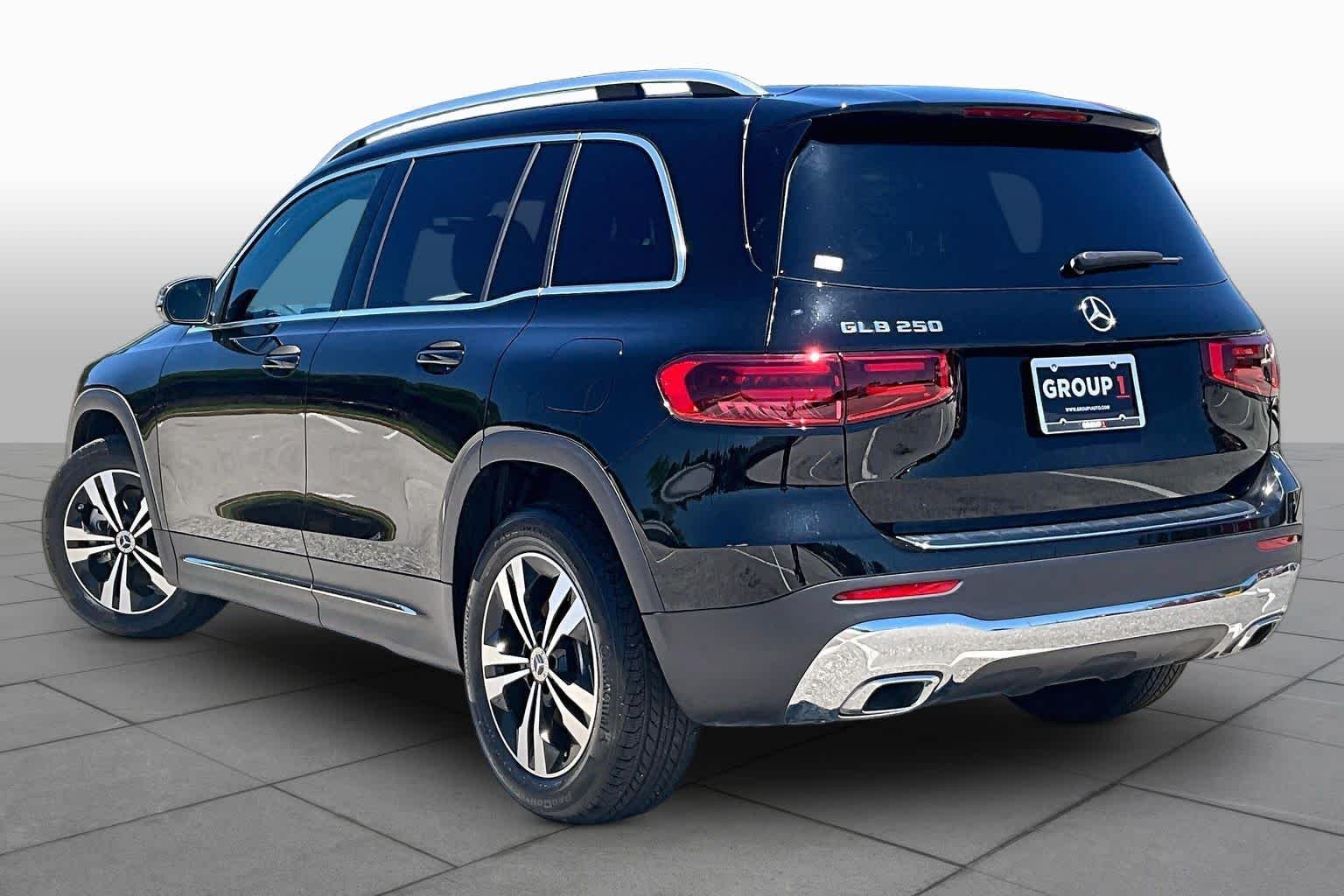 Used 2026 Night Black Mercedes-Benz GLB 250 image 12